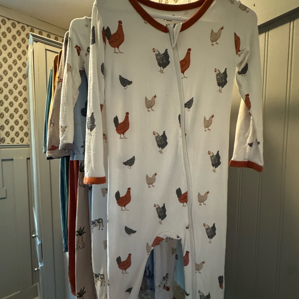 Kyte BABY Chicken Print Pajama Set - White and Red